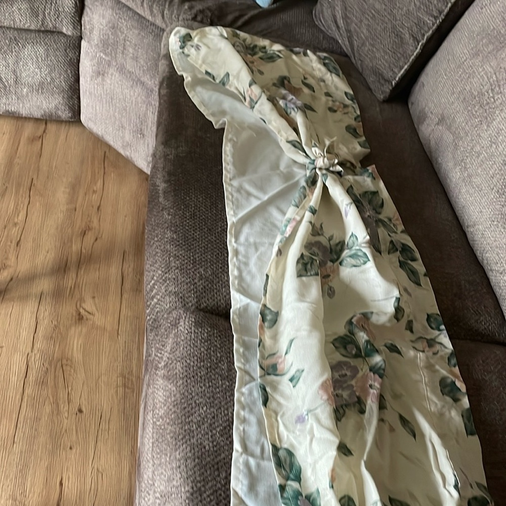 Flower curtain valance, width 16/ length 66
